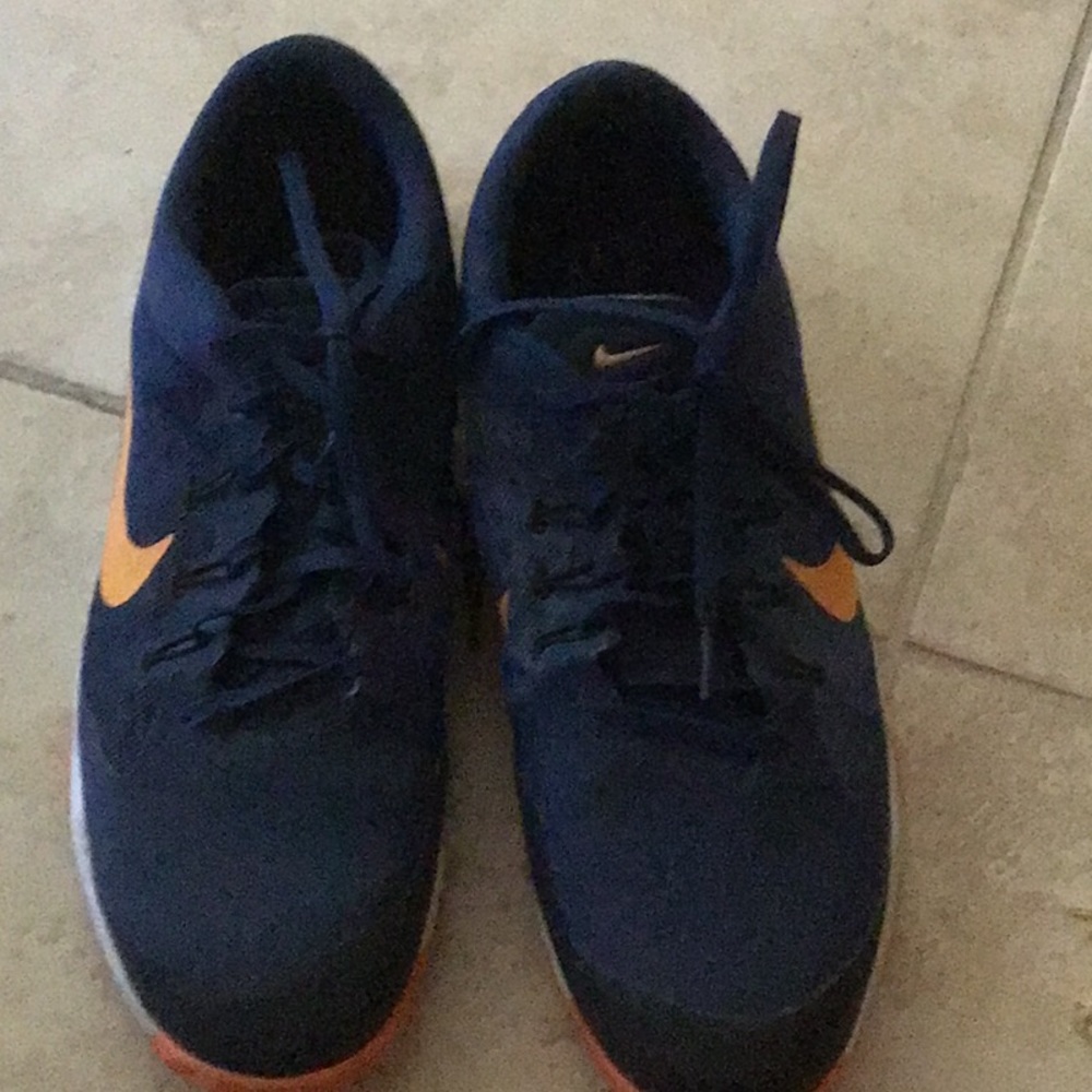 Men’s Nike Air Zoom tennis shoes